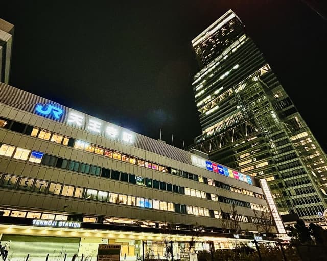 shutterstock 1043669656